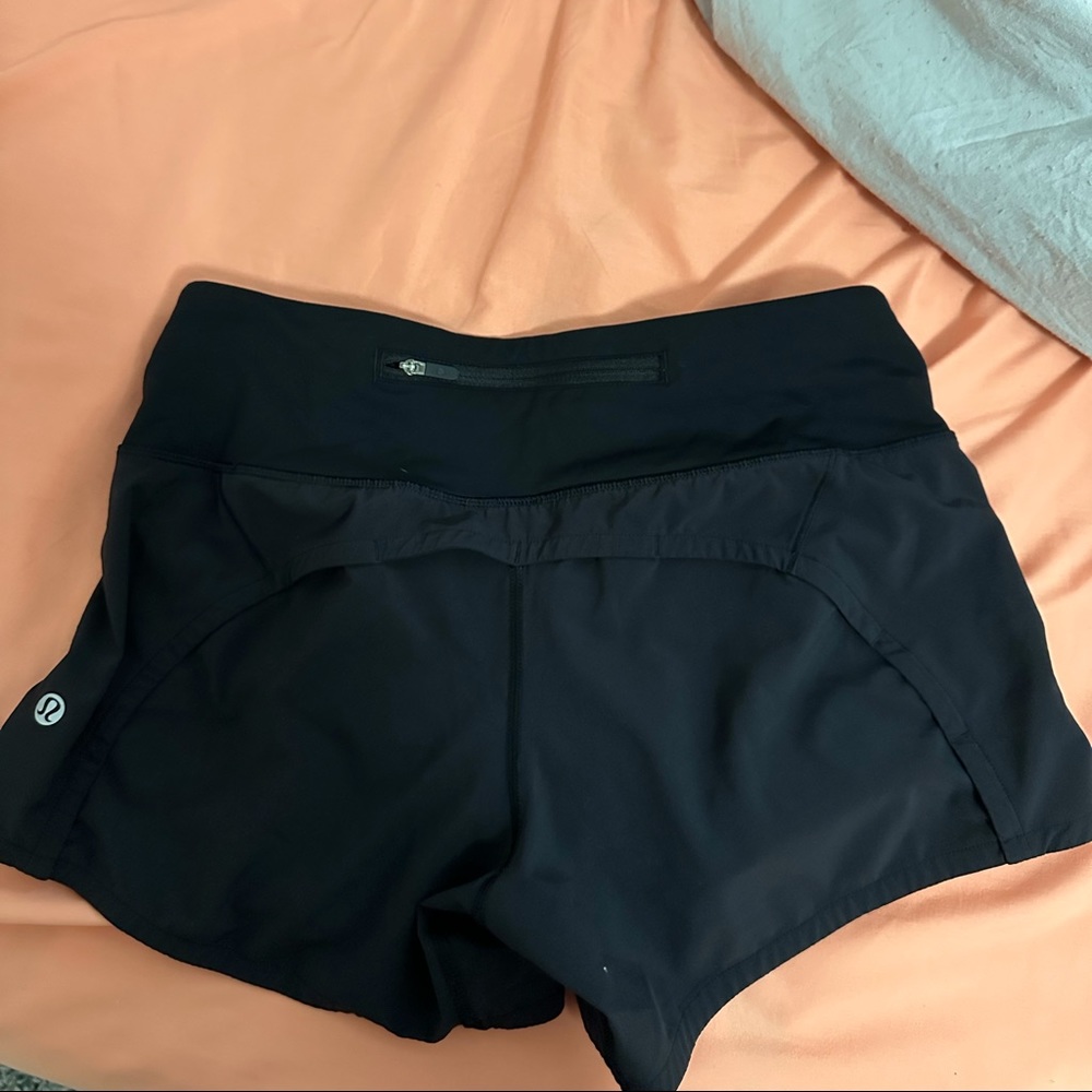 size 4 lulu shorts